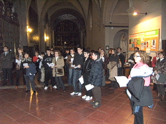 OTRO MOMENTO DE LA CELEBRACIÓN EN LA IGLESIA