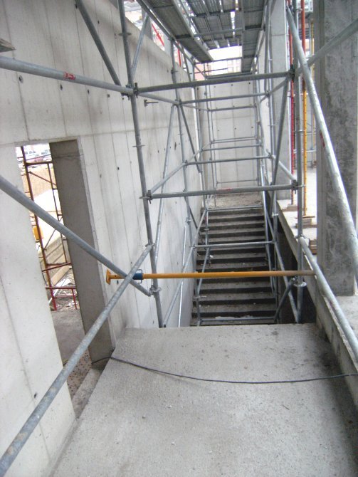 Acceso a la Cripta